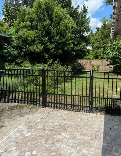 ad1c5797 095d 476e b510 3b9e1ce7d6cc metal fencing
