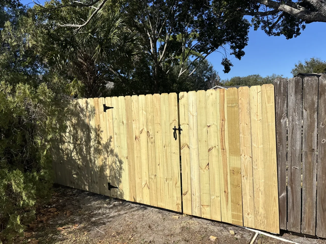 Natural wood Wood gate