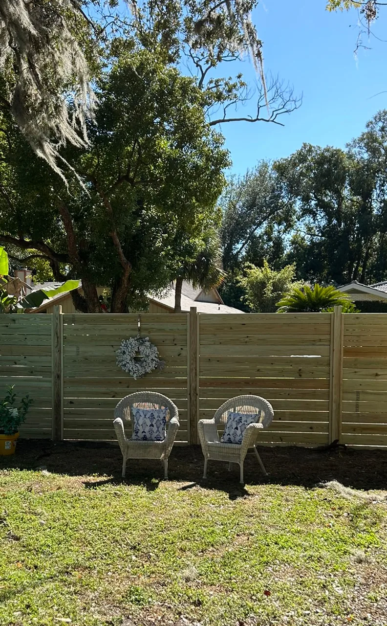 Natural wood Horizontal fencing